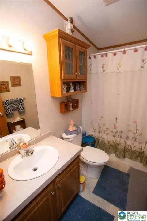 1237 Valley Forge Dr, Walnutport, PA 18088 photo 17