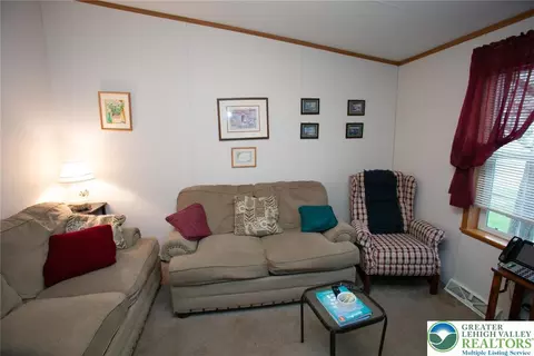1237 Valley Forge Dr, Walnutport, PA 18088 photo 12