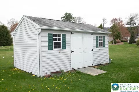 1237 Valley Forge Dr, Walnutport, PA 18088 photo 22