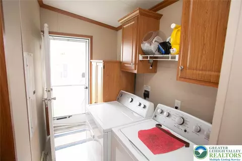 1237 Valley Forge Dr, Walnutport, PA 18088 photo 21