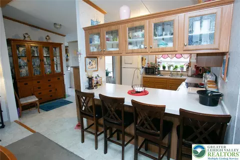 1237 Valley Forge Dr, Walnutport, PA 18088 photo 8