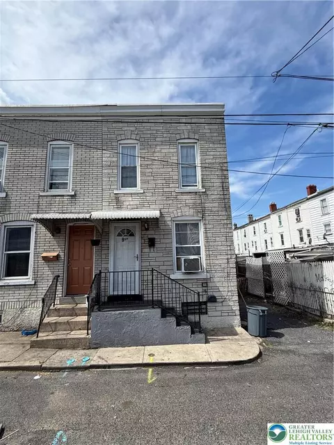 920 Mohr St, Allentown, PA 18102