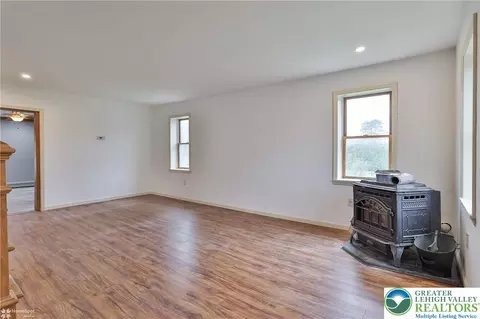 2679 Community Dr, Bath, PA 18014 photo 23