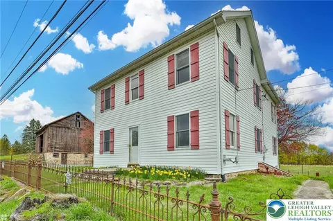 2679 Community Dr, Bath, PA 18014 photo 3