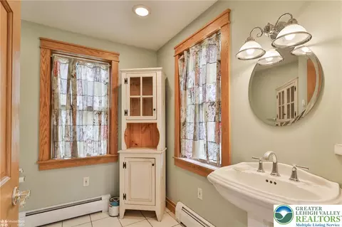 2679 Community Dr, Bath, PA 18014 photo 37
