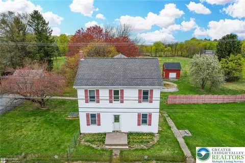 2679 Community Dr, Bath, PA 18014 photo 11