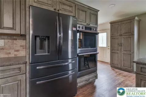 2679 Community Dr, Bath, PA 18014 photo 19
