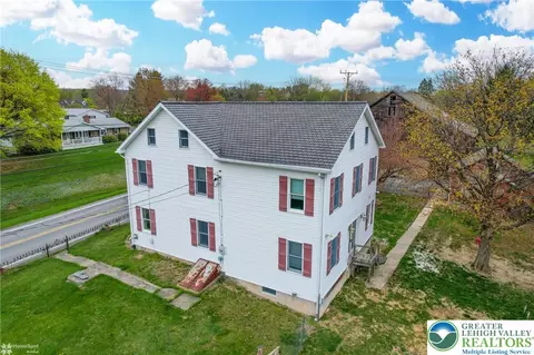 2679 Community Dr, Bath, PA 18014 photo 12