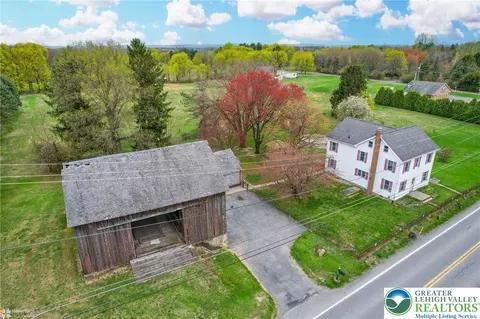 2679 Community Dr, Bath, PA 18014 photo 9