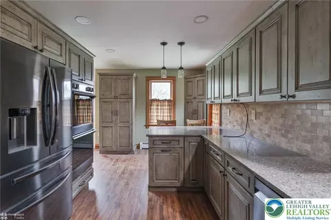 2679 Community Dr, Bath, PA 18014 photo 18