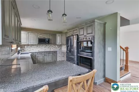 2679 Community Dr, Bath, PA 18014 photo 16