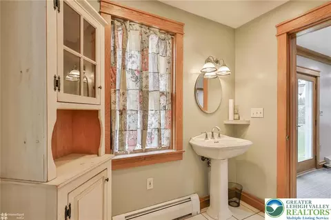 2679 Community Dr, Bath, PA 18014 photo 38