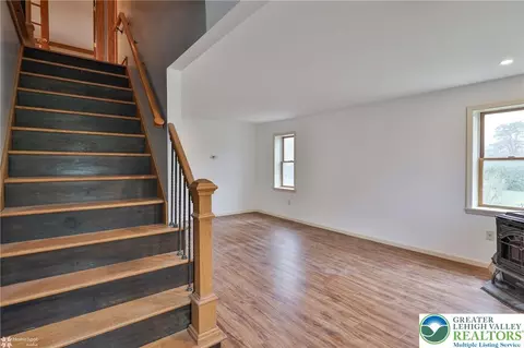 2679 Community Dr, Bath, PA 18014 photo 22