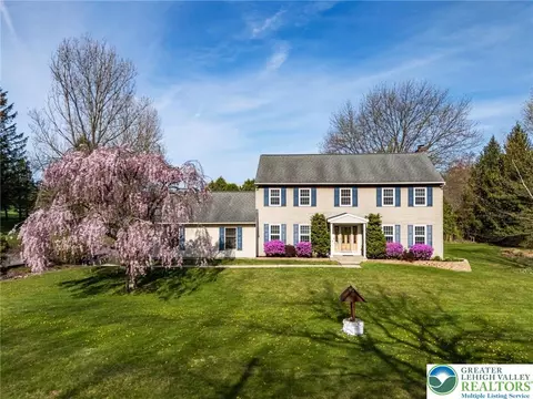 861 Point Phillips Rd, Bath, PA 18014