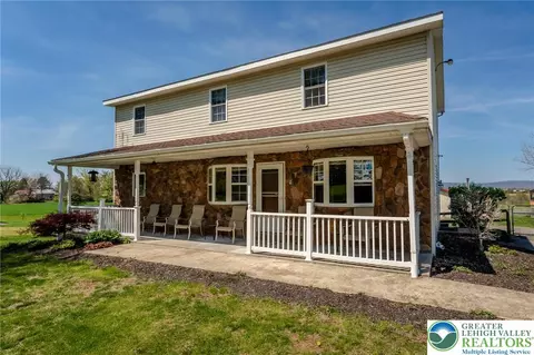 790 Stone Hill Rd, Shoemakersville, PA 19555