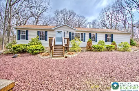 24 Penn Spring Dr, Jim Thorpe, PA 18229