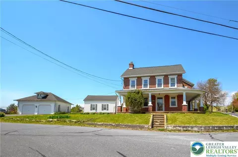 2902 Old Post Rd, Slatington, PA 18080