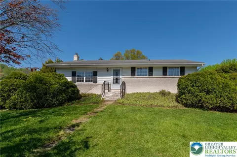 5291 Bow Ln, Emmaus, PA 18049