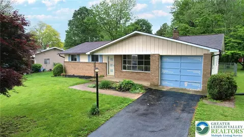 182 W School, Alburtis, PA 18011