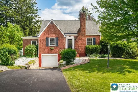 1445 Westgate Dr, Bethlehem, PA 18017