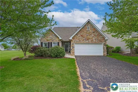 2608 Terrwood Dr W, Macungie, PA 18062