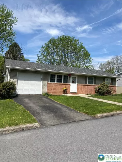 103 Sleepy Hollow Ln, Bangor, PA 18013