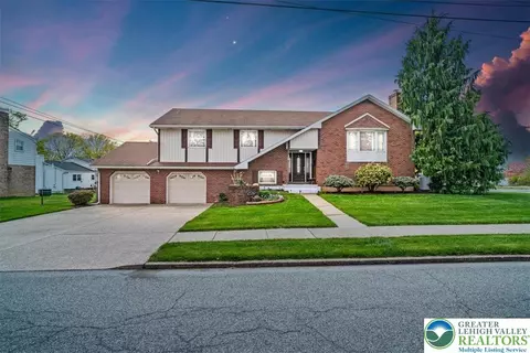 1145 Kimberly Rd, Bethlehem, PA 18018