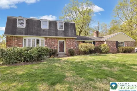6528 Crown Ln, Zionsville, PA 18092
