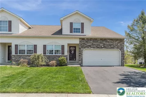 886 Graystone Cir, Northampton, PA 18067