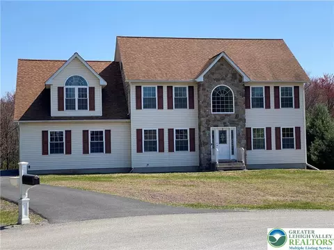 178 Stoney Ledge Dr, Stroudsburg, PA 18360