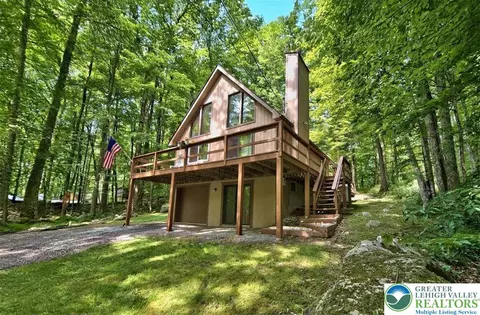 166 Lake Rd, Lake Ariel, PA 18436
