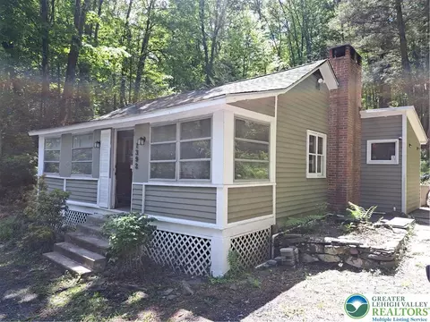 1392 Cherrylane Rd, East Stroudsburg, PA 18301