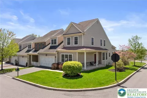 5543 Briar Ln, Whitehall Twp, PA 18052