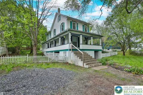 4215 Grant St, Slatington, PA 18080