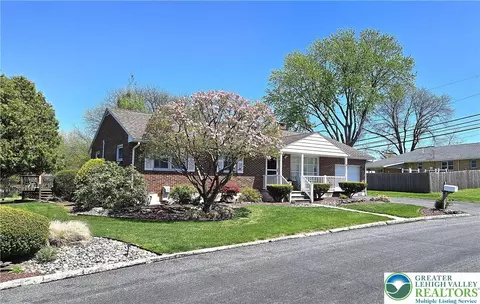 3817 Rosewood Ln, Whitehall Twp, PA 18052