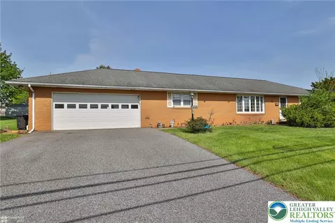 4267 N Church St, Egypt, PA 18052