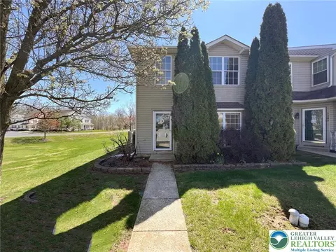 1233 Fieldstone Ct, Quakertown, PA 18951