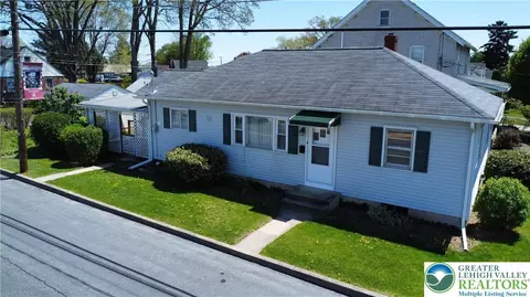1097 7th St, Catasauqua, PA 18032