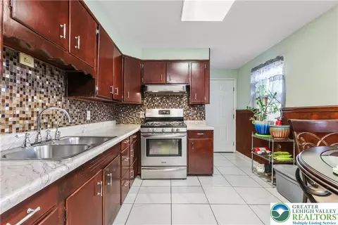 1122 Marion St, Reading, PA 19604 photo 14