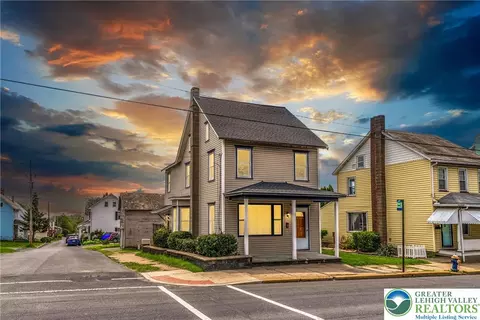 202 Pennsylvania Ave, Pen Argyl, PA 18072