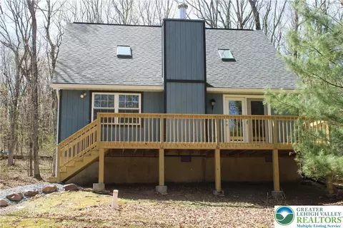 95 Piney Woods Dr, Jim Thorpe, PA 18229
