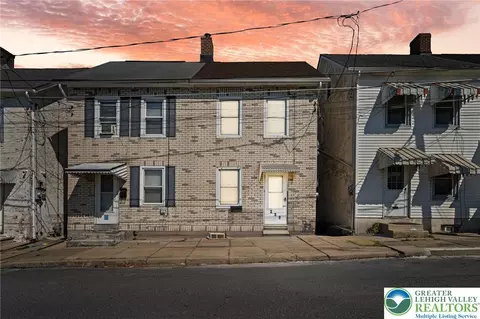 230 Peach St, Catasauqua, PA 18032