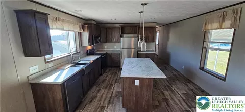 2501 Fox Rd, Bath, PA 18014 photo 4