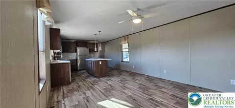 2501 Fox Rd, Bath, PA 18014 photo 3