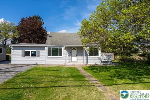 4327 Lanark Rd, Saucon Twp, PA 18034