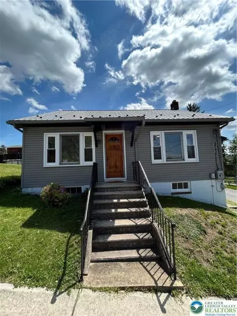 228 Diamond St, Slatington, PA 18080