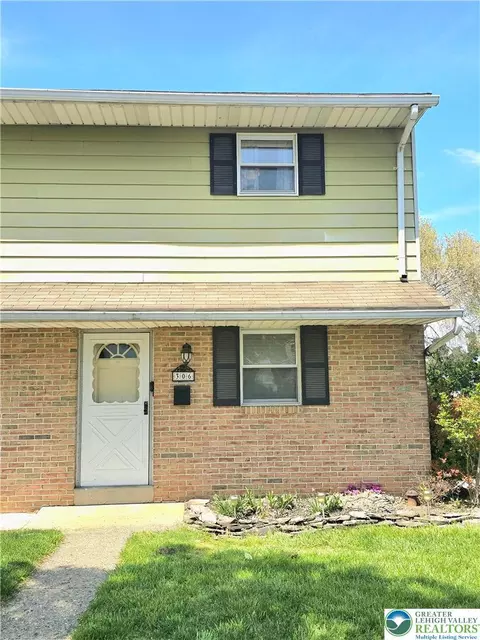 306 Edward Ln, Catasauqua, PA 18032