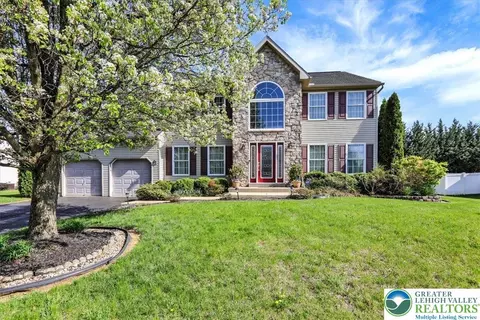 105 Kensington Blvd, Blandon, PA 19510