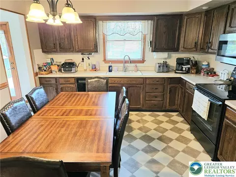 5530 Chenango Dr, Bethlehem, PA 18017 photo 6
