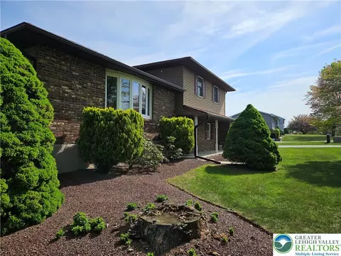 5530 Chenango Dr, Bethlehem, PA 18017 photo 4